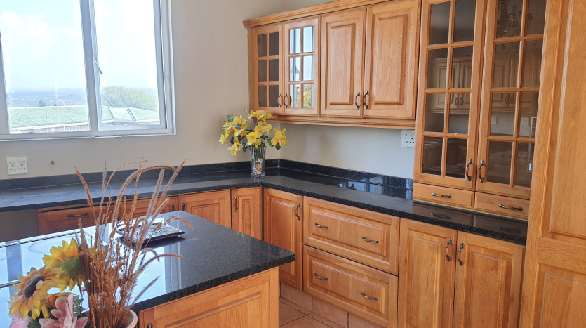 Spacious 3 Bedroom Flat Durban Property Images