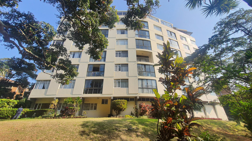 Spacious 3 Bedroom Flat Durban Property Images