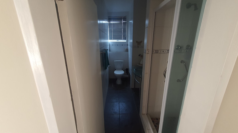 Spacious 3 Bedroom Flat Durban Property Images