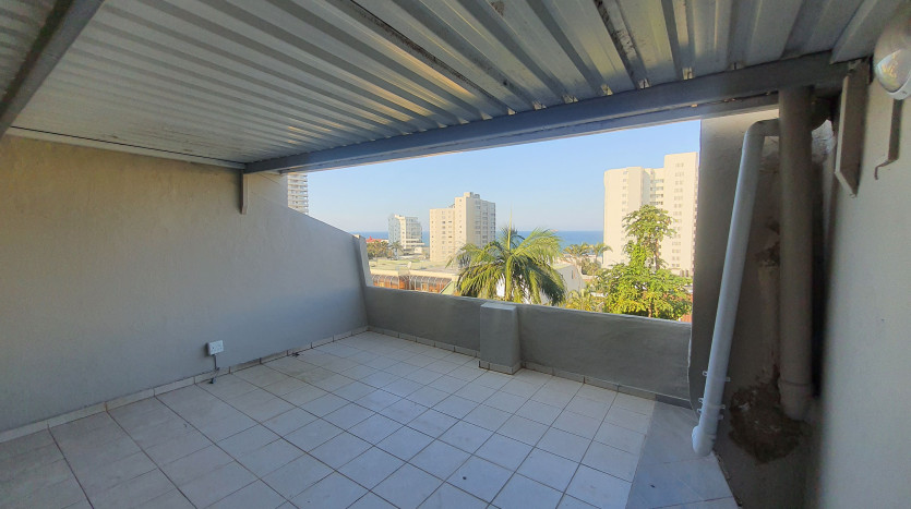 Luxurious 3 Storey Townhouse with Stunning Sea Views in Prime Umhlanga Rocks Property Images