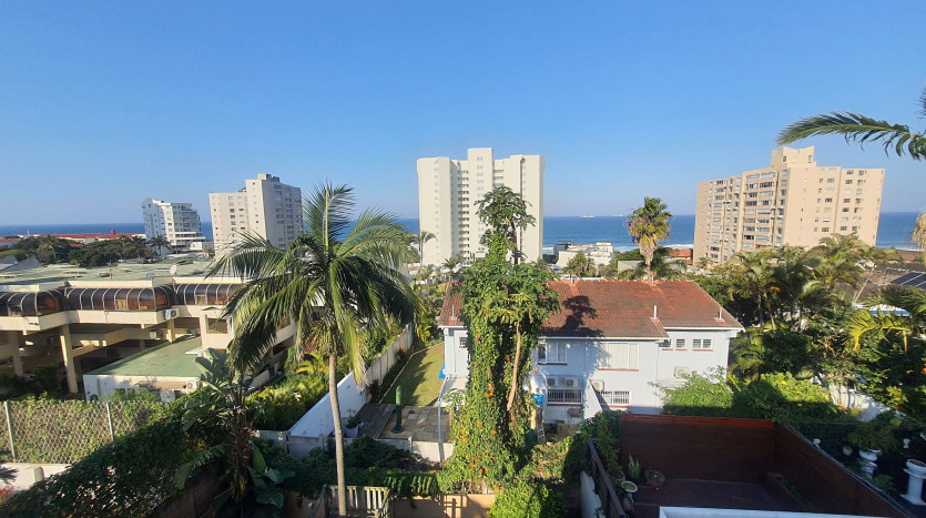 Luxurious 3 Storey Townhouse with Stunning Sea Views in Prime Umhlanga Rocks Property Images