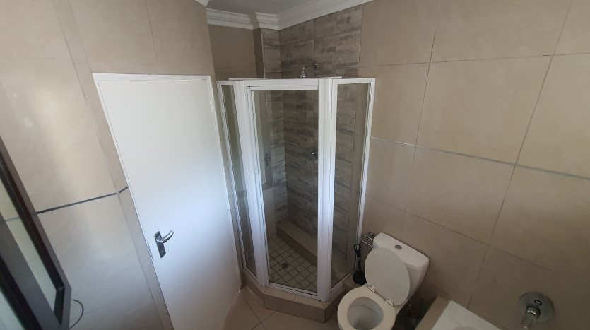 Luxurious 3 Storey Townhouse with Stunning Sea Views in Prime Umhlanga Rocks Property Images