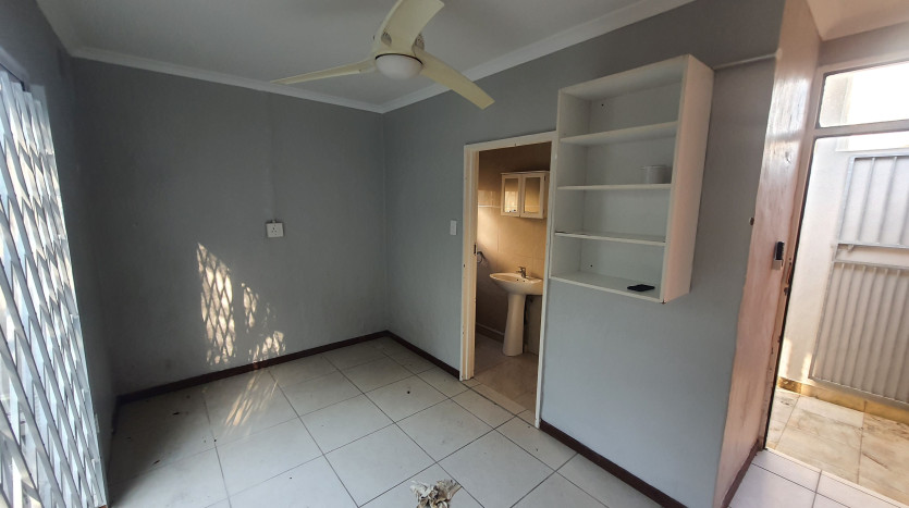 Luxurious 3 Storey Townhouse with Stunning Sea Views in Prime Umhlanga Rocks Property Images