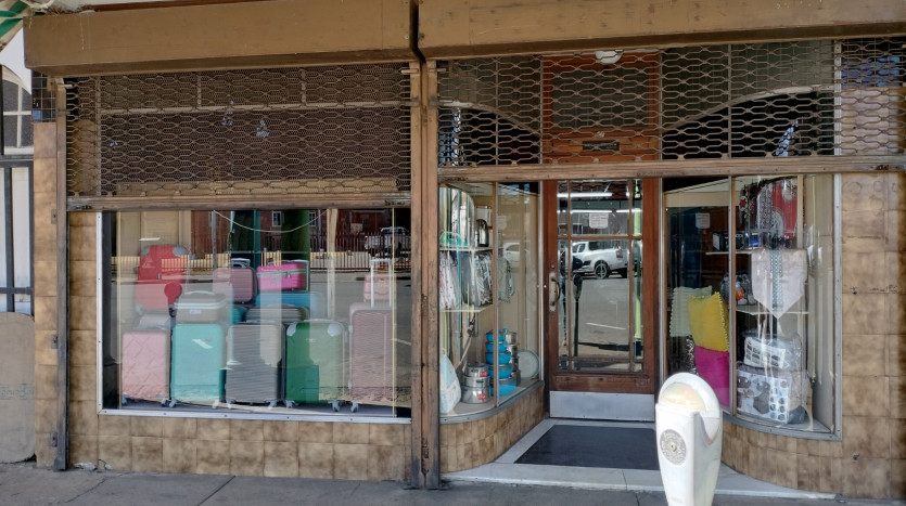 Commercial Building with 3 Tenants, Bethlehem, Free State Property Images