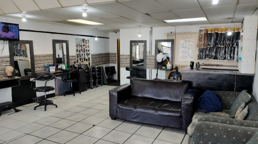 Prominent Retail Building Bethlehem Free State Property Images