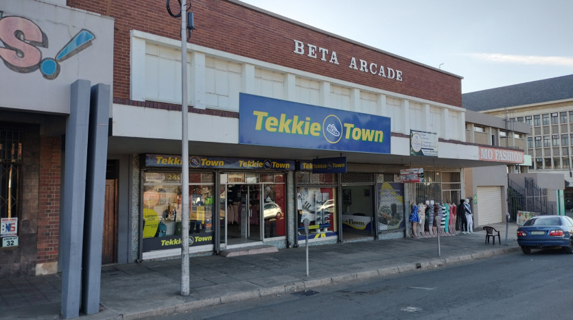 Famous Retail Building with 7 Shops, Bethlehem Free State Property Images