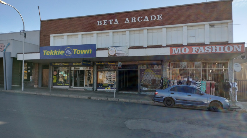Famous Retail Building with 7 Shops, Bethlehem Free State Property Lead Image