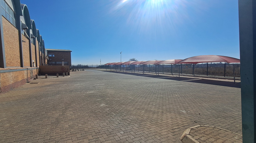 TELKOM PORTFOLIO: Huge Track of Land for Logistics or Development between Johannesburg and Pretoria Property Images