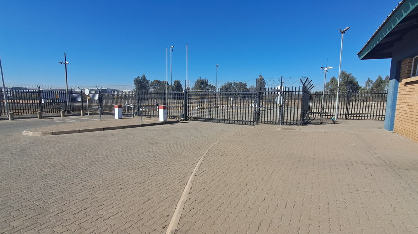TELKOM PORTFOLIO: Huge Track of Land for Logistics or Development between Johannesburg and Pretoria Property Images