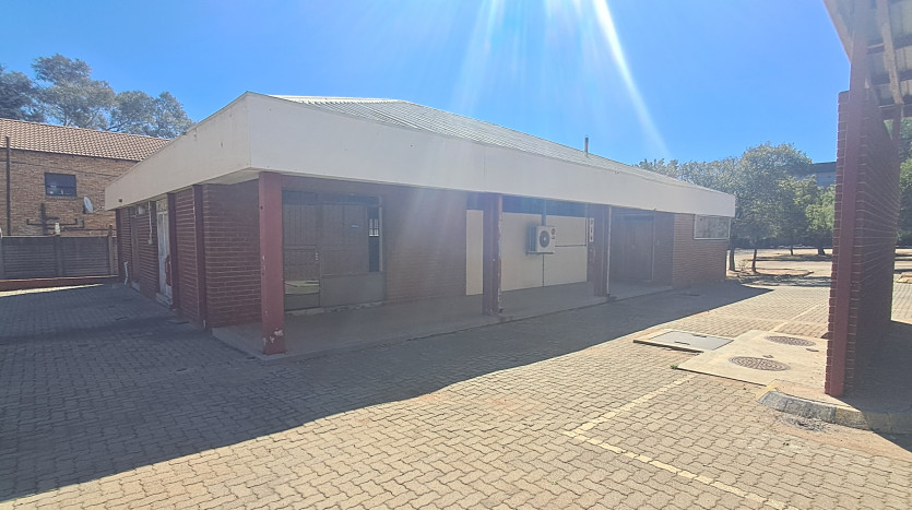 TELKOM PORTFOLIO: Prestigious Land Parcel for Redevelopment, Blackheath, Johannesburg Property Images
