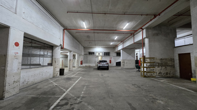 TELKOM PORTFOLIO: 8 Storey Commercial Block Within Durban’s Beachfront Precinct Property Images