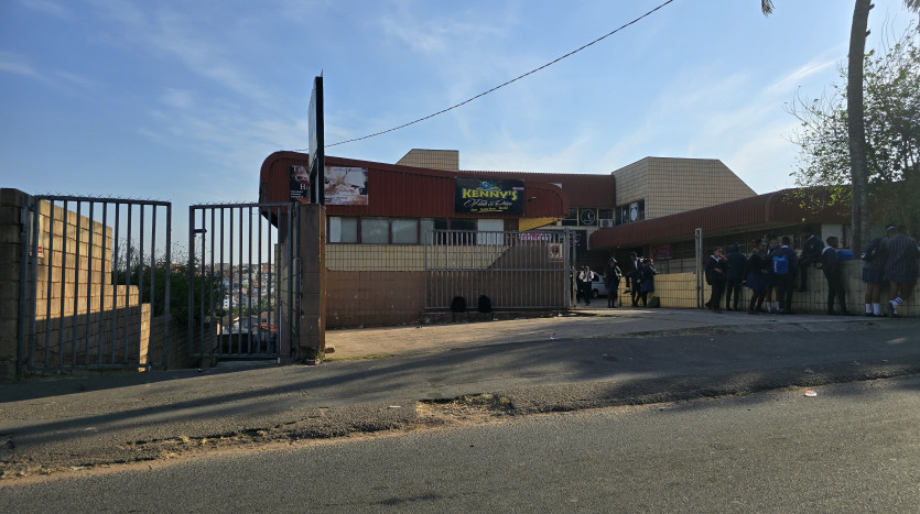 4 Storey Commercial Property ± 1km from Chatsworth Centre Property Images