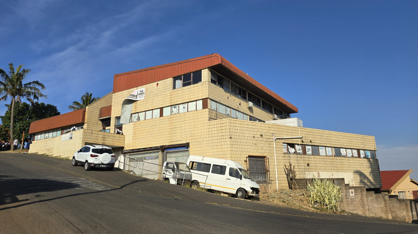 4 Storey Commercial Property ± 1km from Chatsworth Centre Property Images