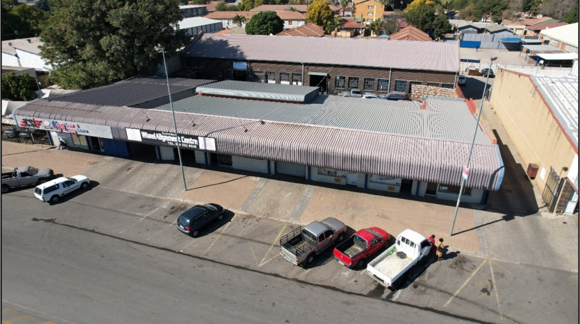 Commercial Building in Rustenburg Property Images