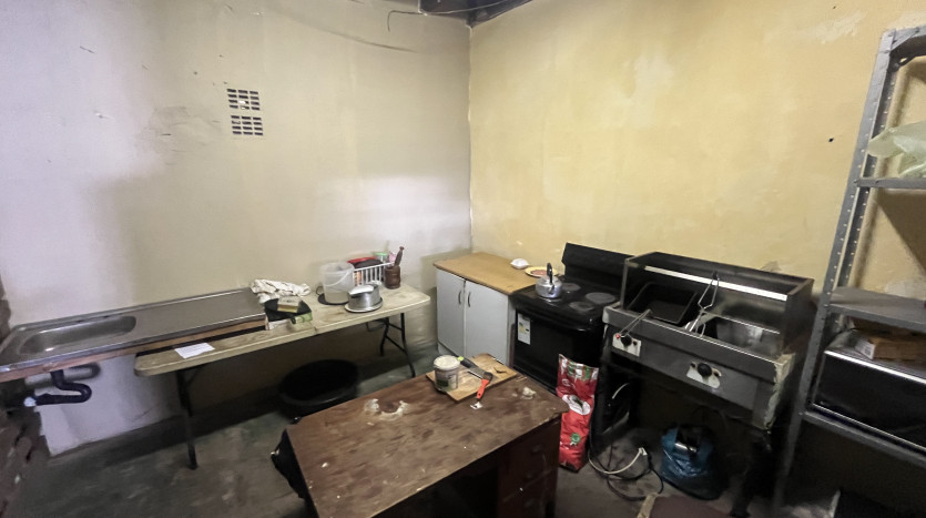 Grahamstown Retail On Auction Property Images