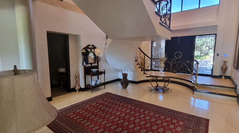 Executive & Secure Residential Unit In Durban North Property Images