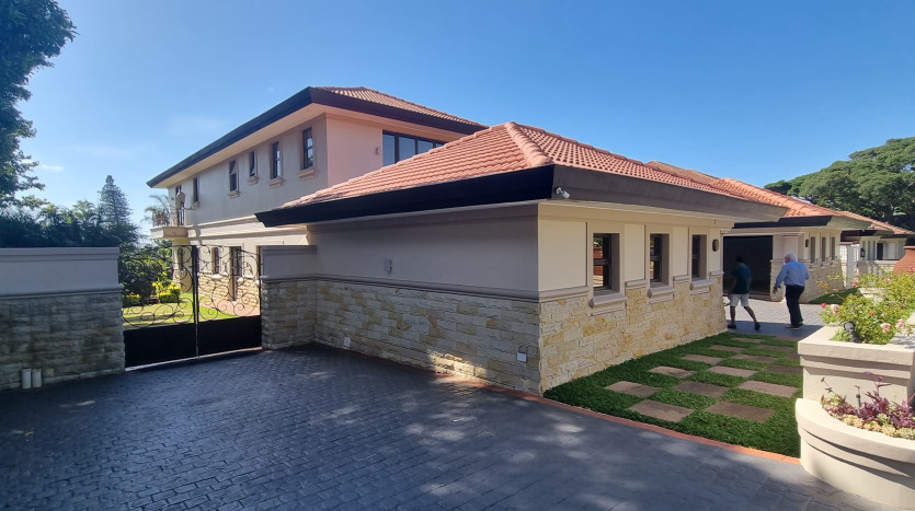 Executive & Secure Residential Unit In Durban North Property Images