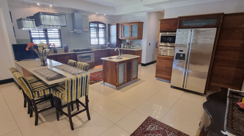 Executive & Secure Residential Unit In Durban North Property Images