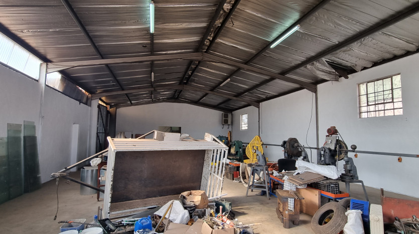 Prime Industrial Property In Howick - Perfect for Manufacturing and Storage Property Images