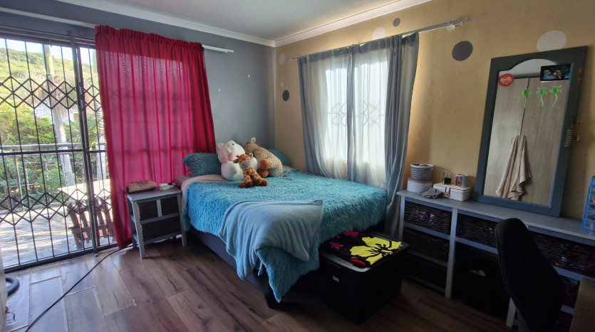 Spacious Family Home La Mercy Property Images