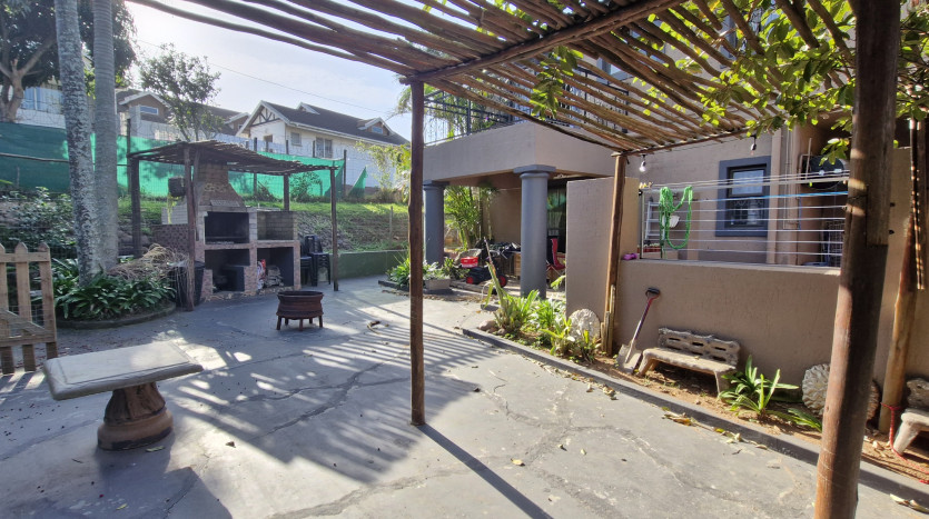Spacious Family Home La Mercy Property Images