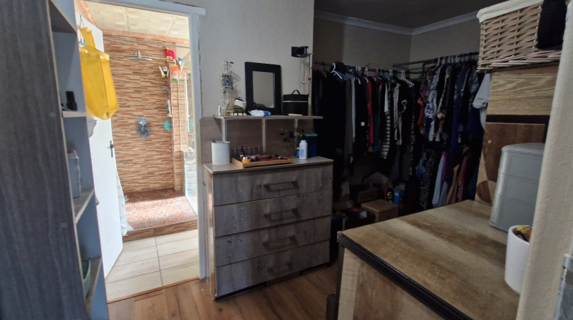 Spacious Family Home La Mercy Property Images