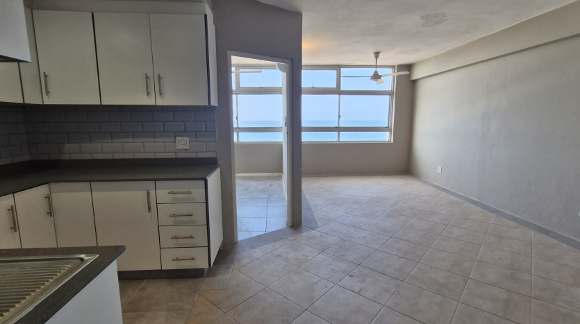 Oceanfront Apartment in Durban North Beach Property Images