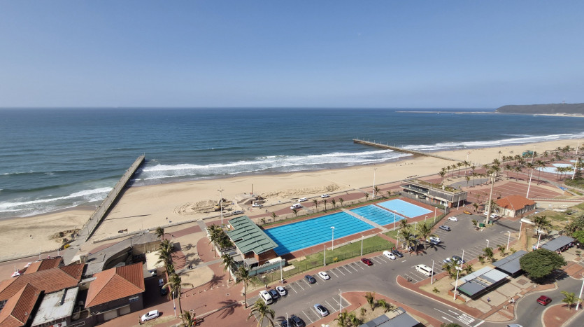 Oceanfront Apartment in Durban North Beach Property Images