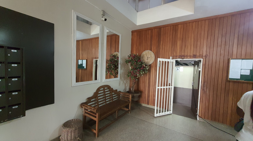 Beachfront Living Apartment on Auction Property Images