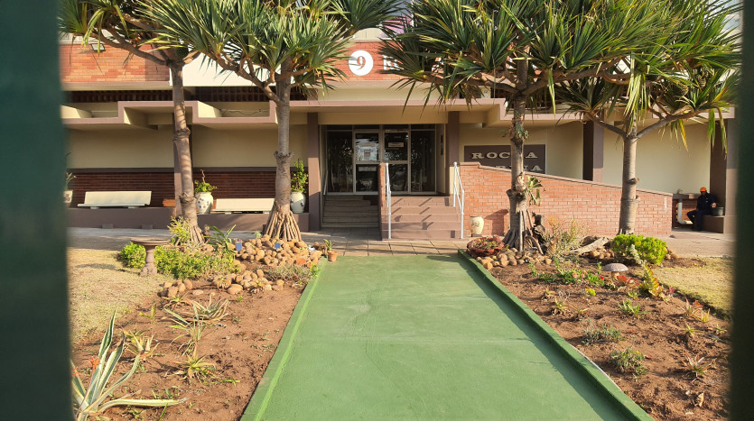 Beachfront Living Apartment on Auction Property Images