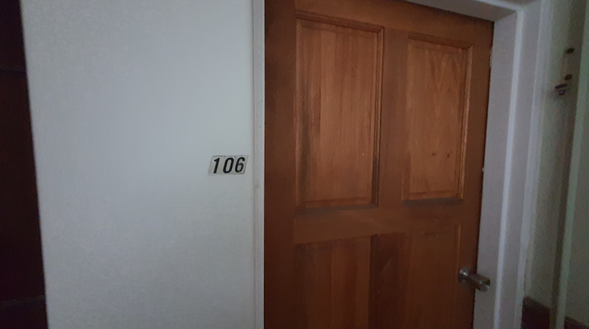 Beachfront Living Apartment on Auction Property Images