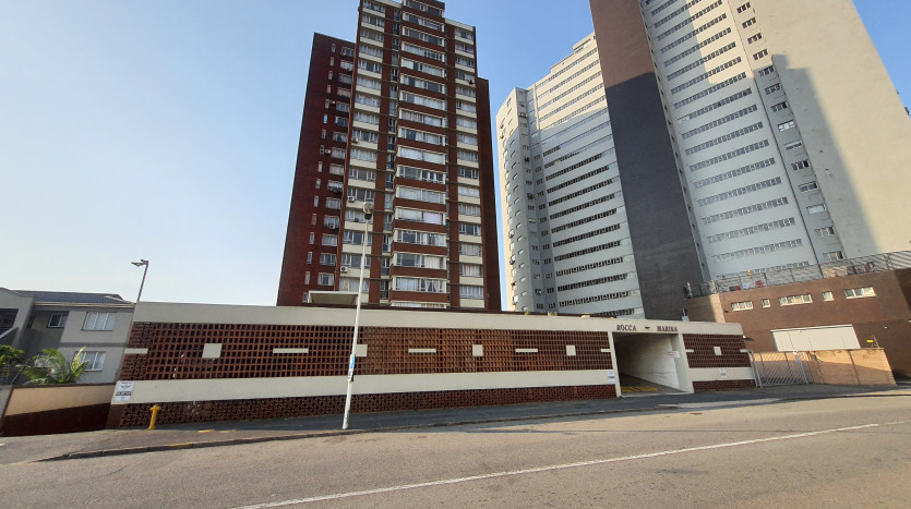 Beachfront Living Apartment on Auction Property Images