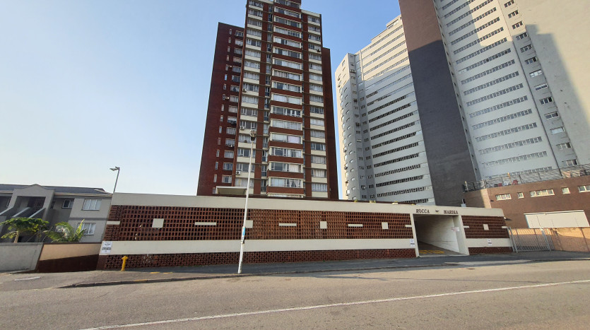 Beachfront Living Apartment on Auction Property Images