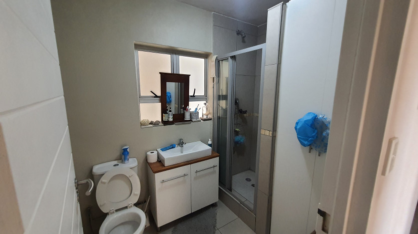 Beachfront Living Apartment on Auction Property Images