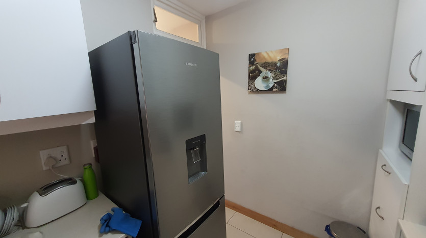 Beachfront Living Apartment on Auction Property Images