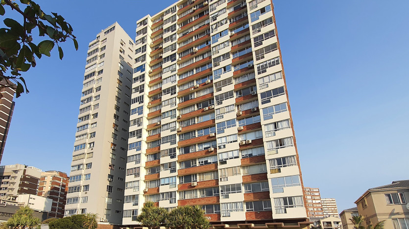 Beachfront Living Apartment on Auction Property Lead Image