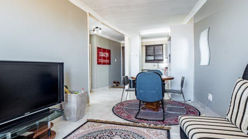 Harbour-View Apartment On Auction in Durban's Iconic John Ross House Property Images