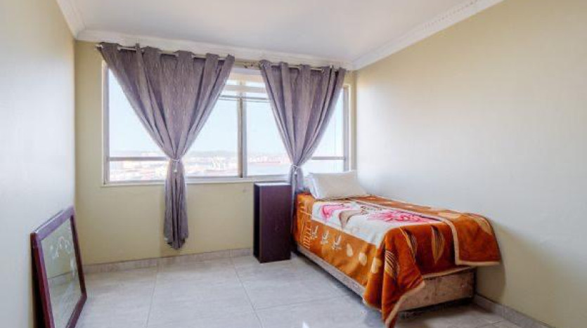 Harbour-View Apartment On Auction in Durban's Iconic John Ross House Property Images