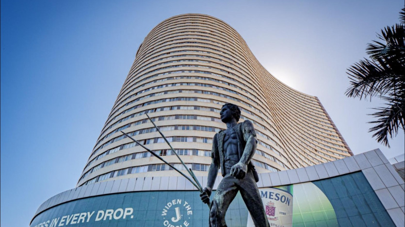 Harbour-View Apartment On Auction in Durban's Iconic John Ross House Property Lead Image