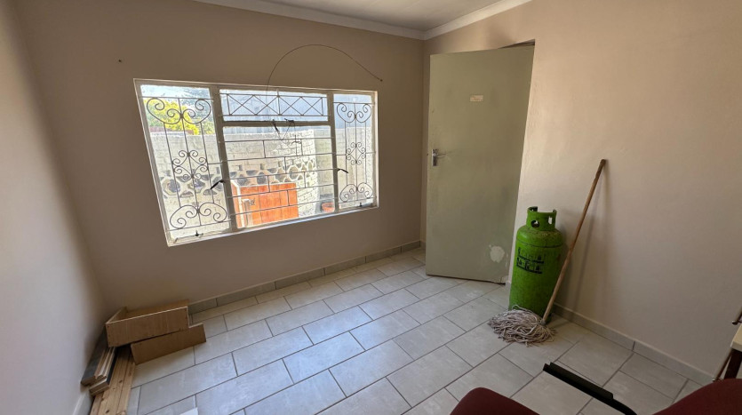 Highly Visible N6 Property East London Property Images