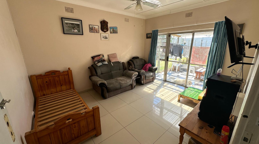 Highly Visible N6 Property East London Property Images