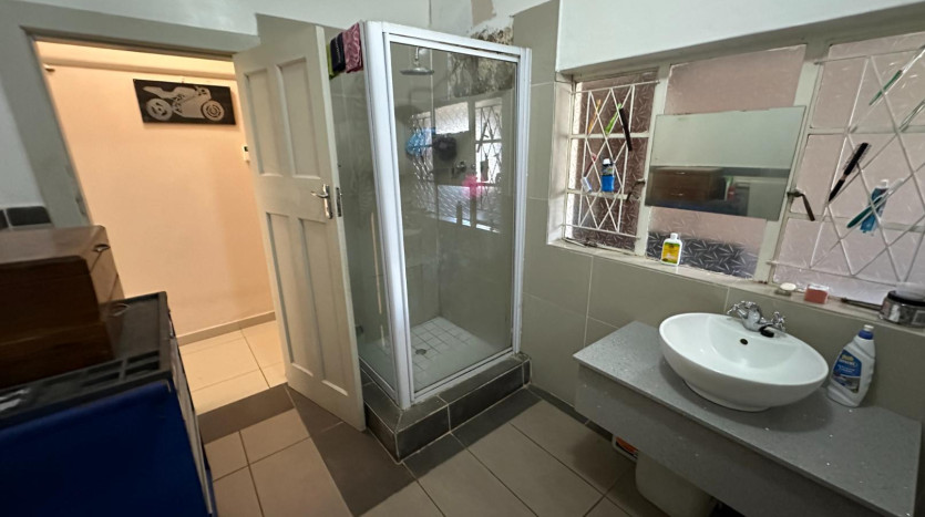 Highly Visible N6 Property East London Property Images