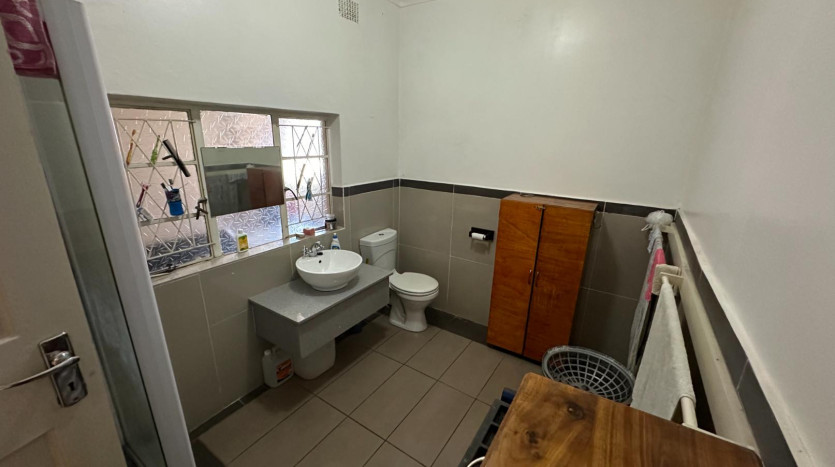 Highly Visible N6 Property East London Property Images