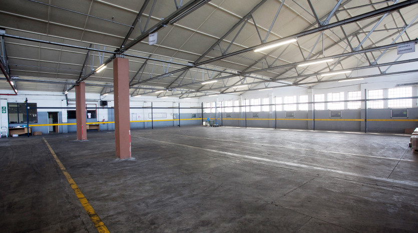 Commercial Industrial Facility Property Images