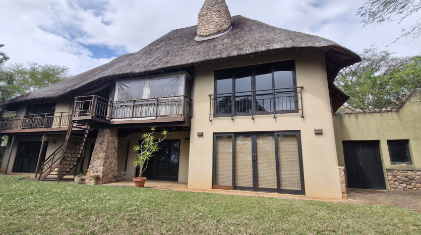 Family Home In Secure Estate Property Images