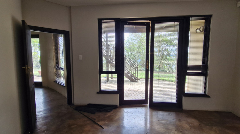 Family Home In Secure Estate Property Images