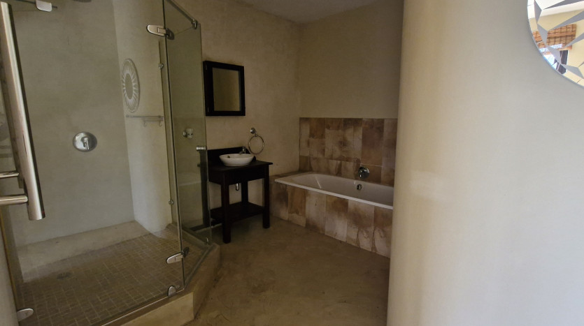 Family Home In Secure Estate Property Images