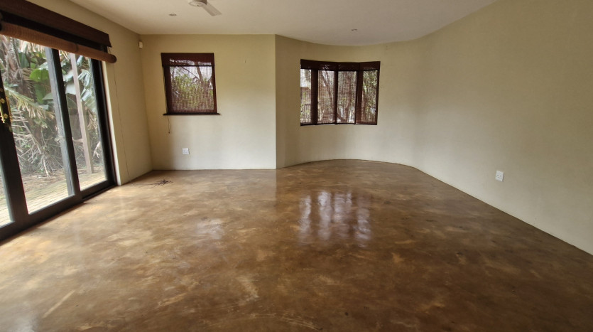 Family Home In Secure Estate Property Images