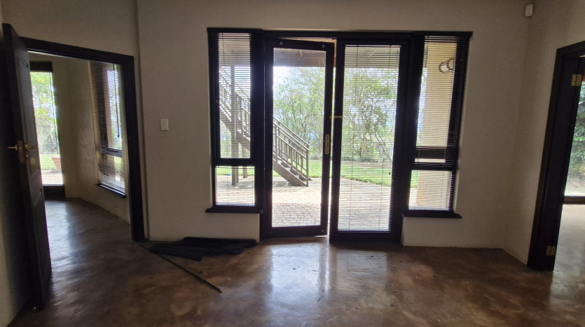 Family Home In Secure Estate Property Images