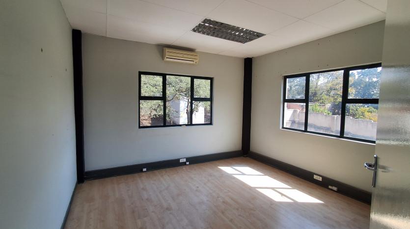 Mixed Use Commercial Property In Sherwood Property Images